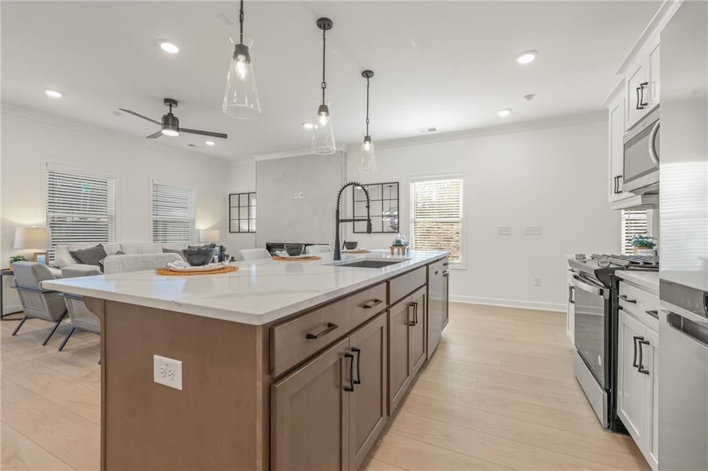 684 Sunstone Ln., Lawrenceville, GA 30043