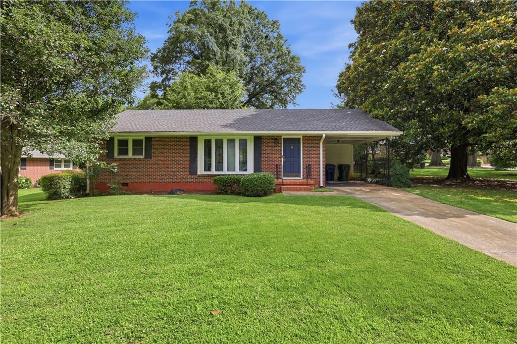 2224 Rando Ln., Atlanta, GA 30318