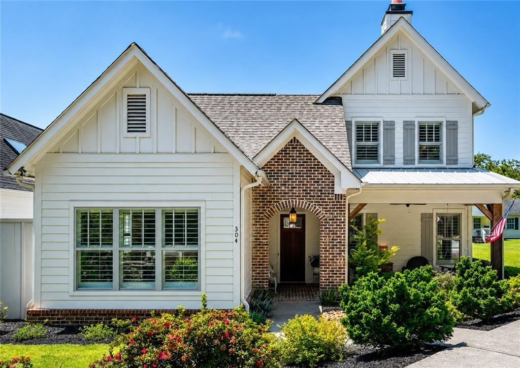 304 Woodstock Seven Dr., Woodstock, GA 30188