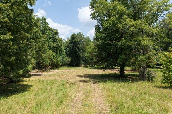 766 Flowery Branch Rd., Kingston, GA 30145