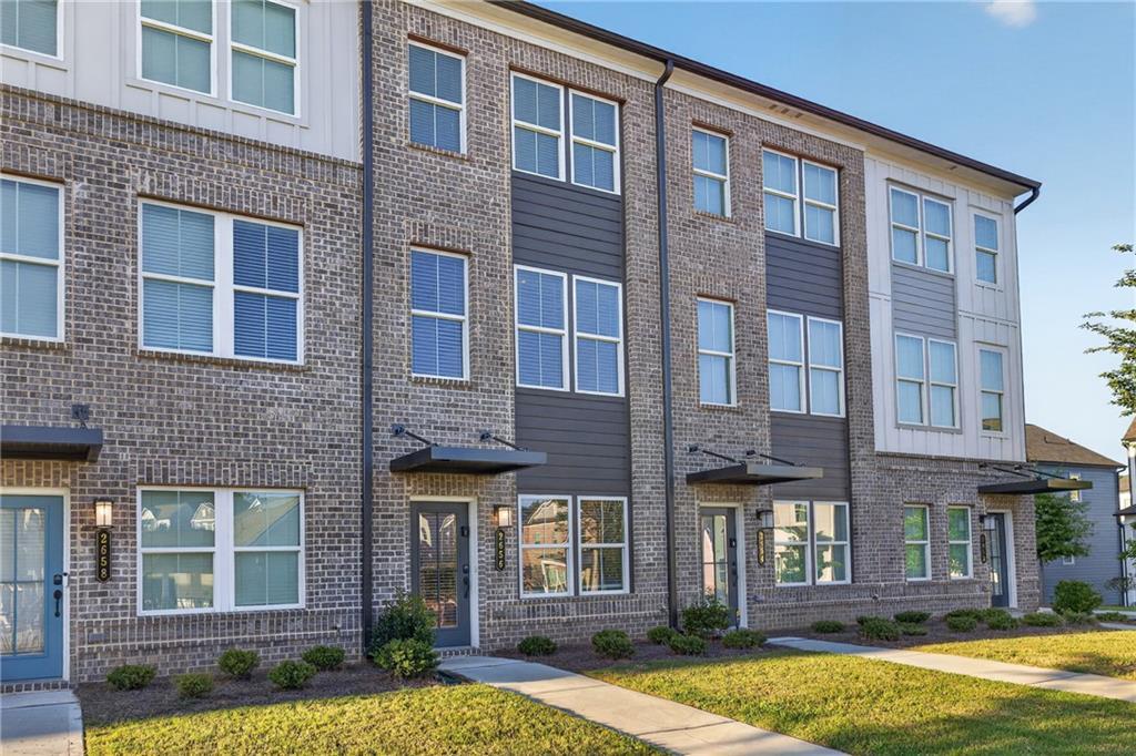 2656 Brookview Ln., Atlanta, GA 30318