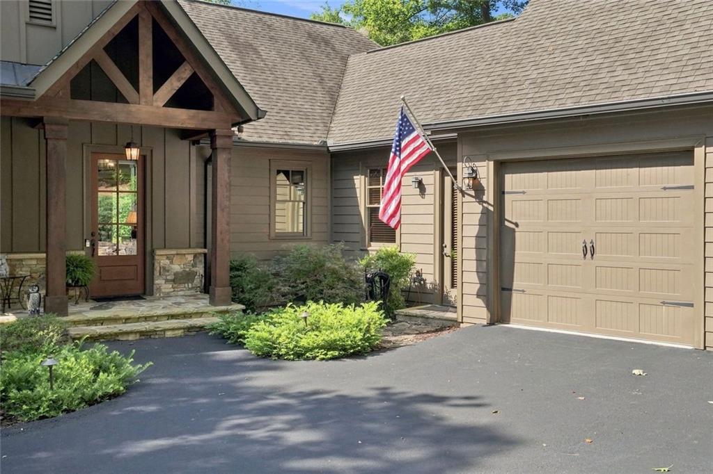 107 Disharoon Dr., Big Canoe, GA 30143