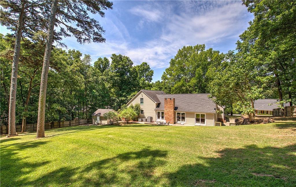 224 Shadowood Dr., Calhoun, GA 30701