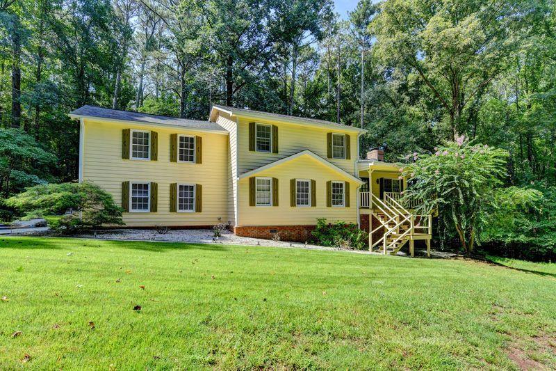 1811 High Ridge Dr., Conyers, GA 30094