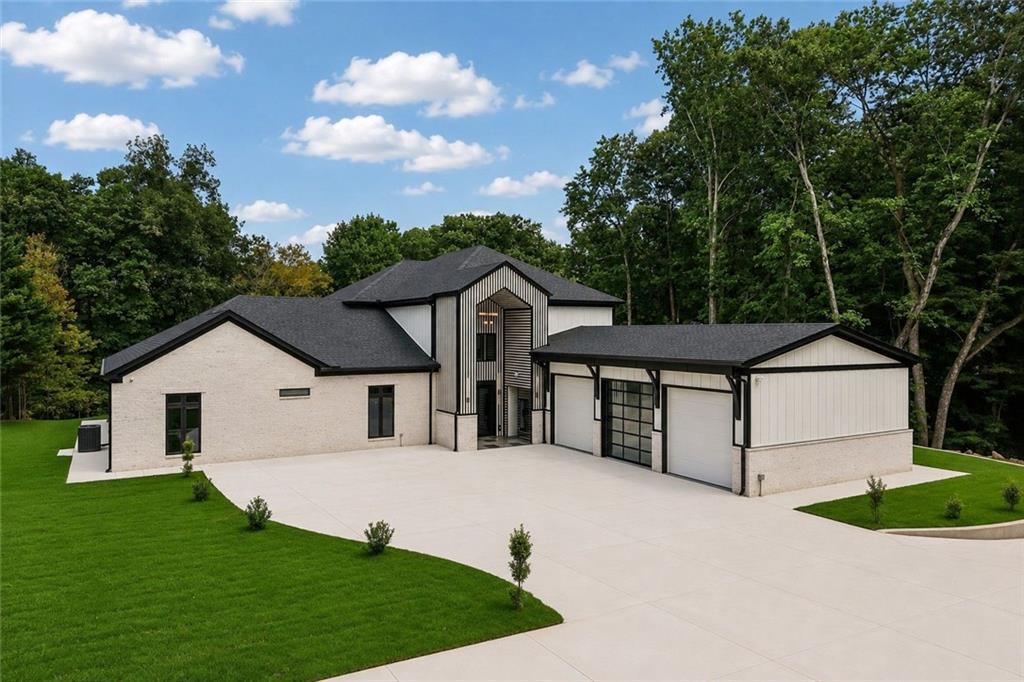 1940 E Bay St., Hoschton, GA 30548
