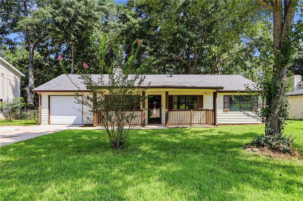 3772 Charlotte Dr., Rex, GA 30273