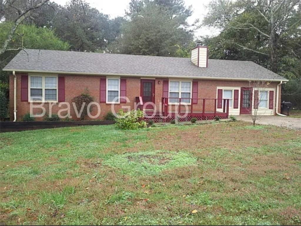6147 Dorchester Dr., Rex, GA 30273
