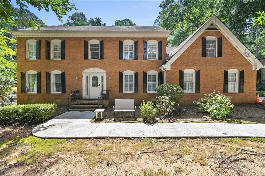 85 Shadow Lake Dr., Lilburn, GA 30047
