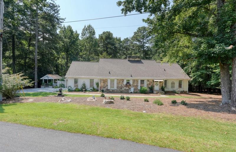 5005 George Washington Ave., Acworth, GA 30101