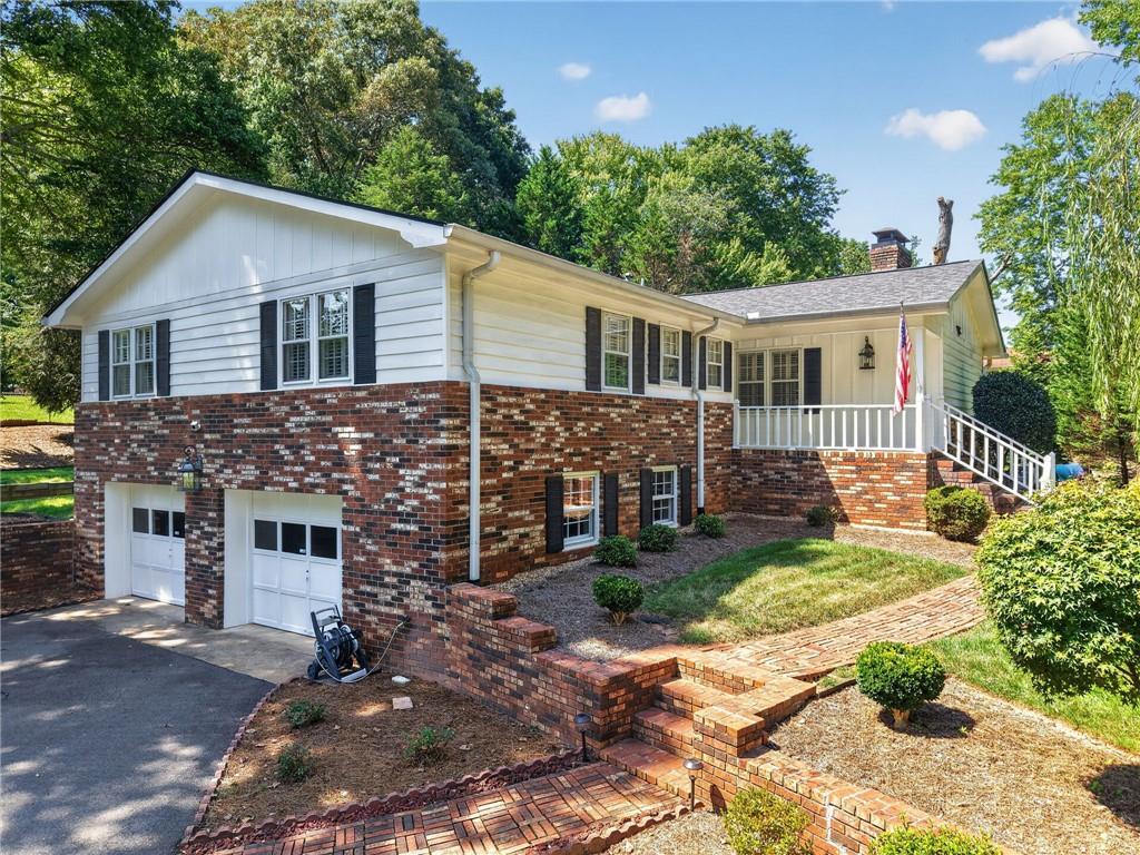3028 St Charles Ave., Gainesville, GA 30504