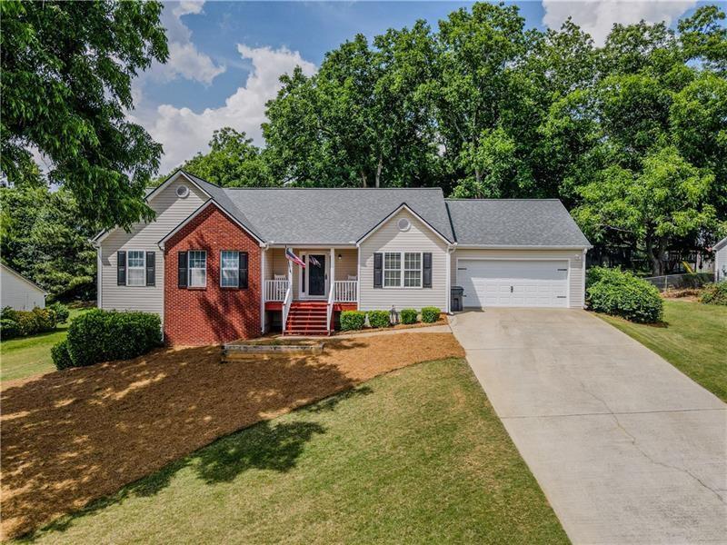 2990 Hampton Valley Dr., Loganville, GA 30052