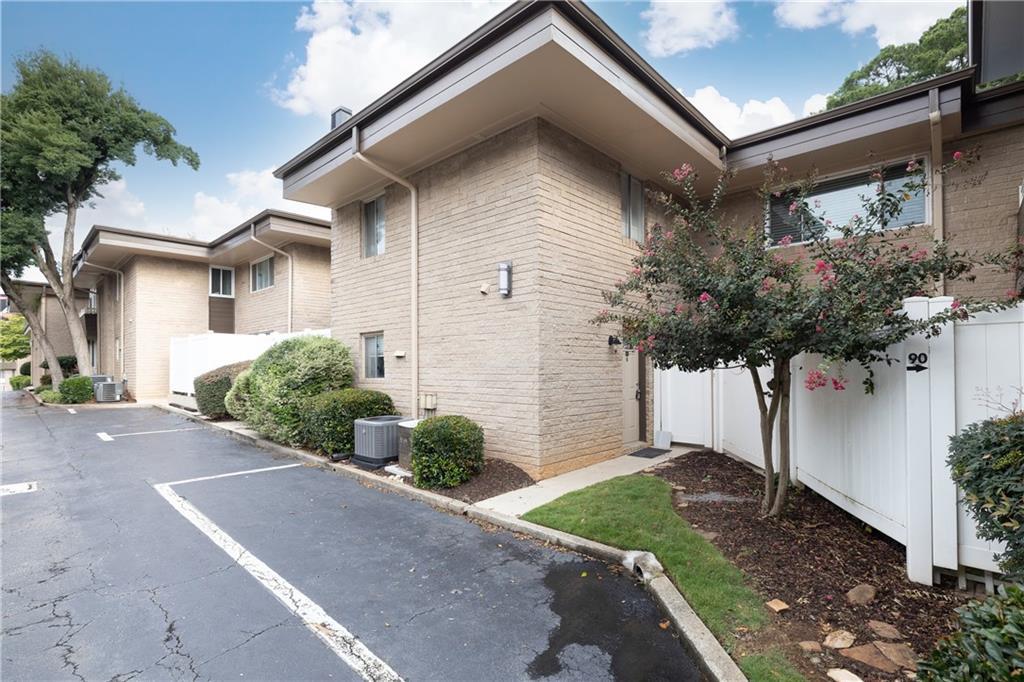 346 Carpenter Dr. #88, Sandy Springs, GA 30328
