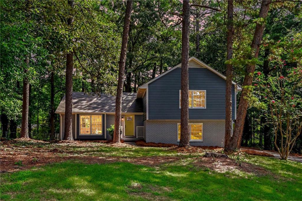 1915 Lisa Ln., Riverdale, GA 30296