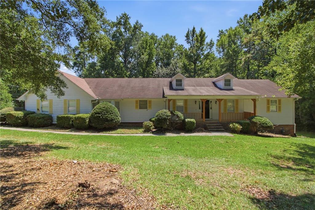 226 David Larsen Dr., Stockbridge, GA 30281