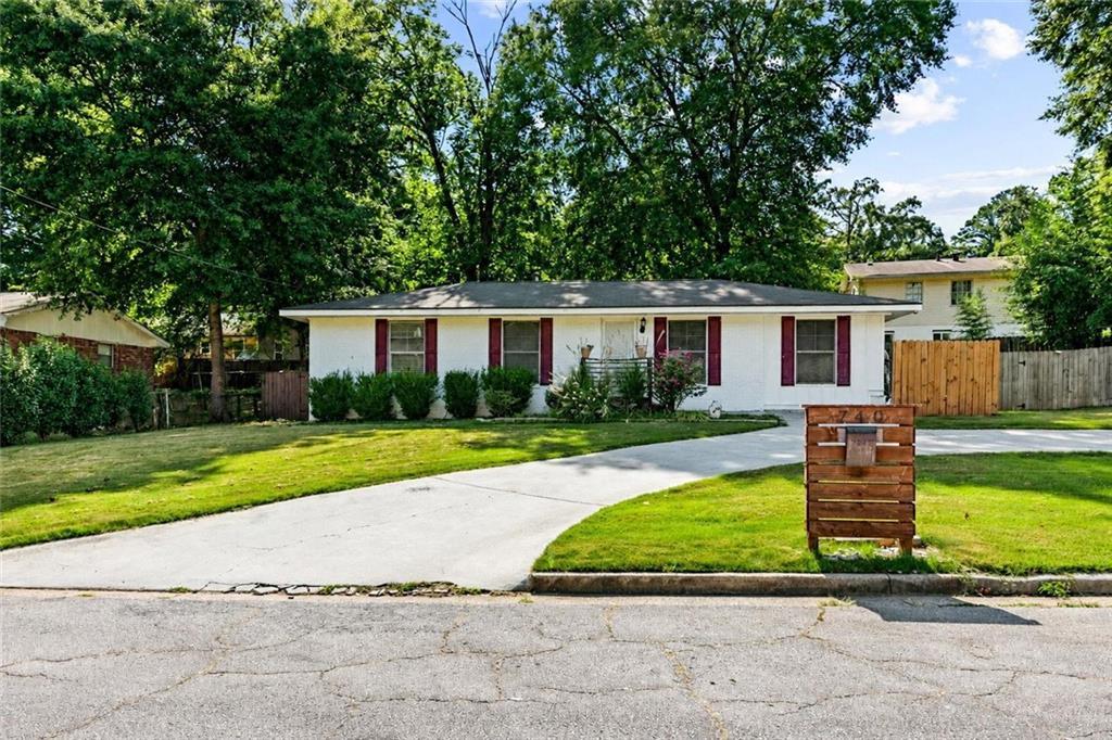 740 Tara Cir., Atlanta, GA 30354