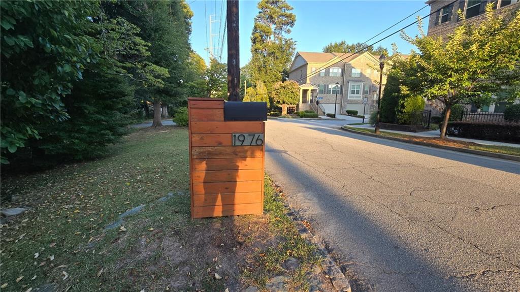 1976 Dering Cir., Atlanta, GA 30345