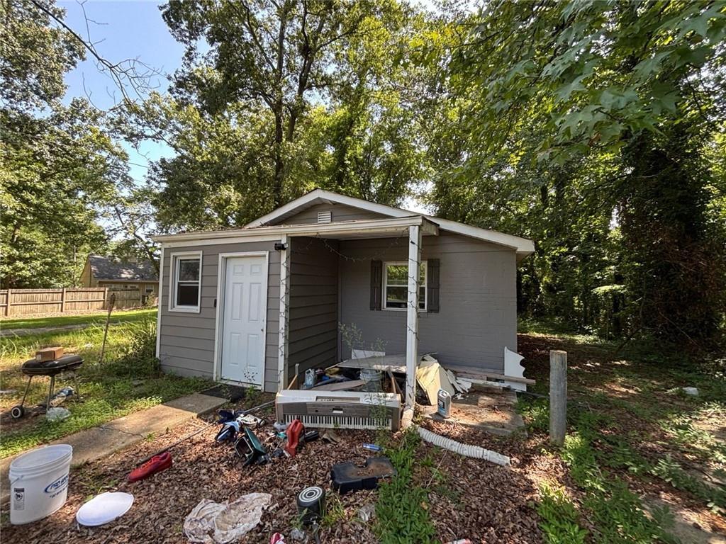 6366 Gordon St., Lithia Springs, GA 30122