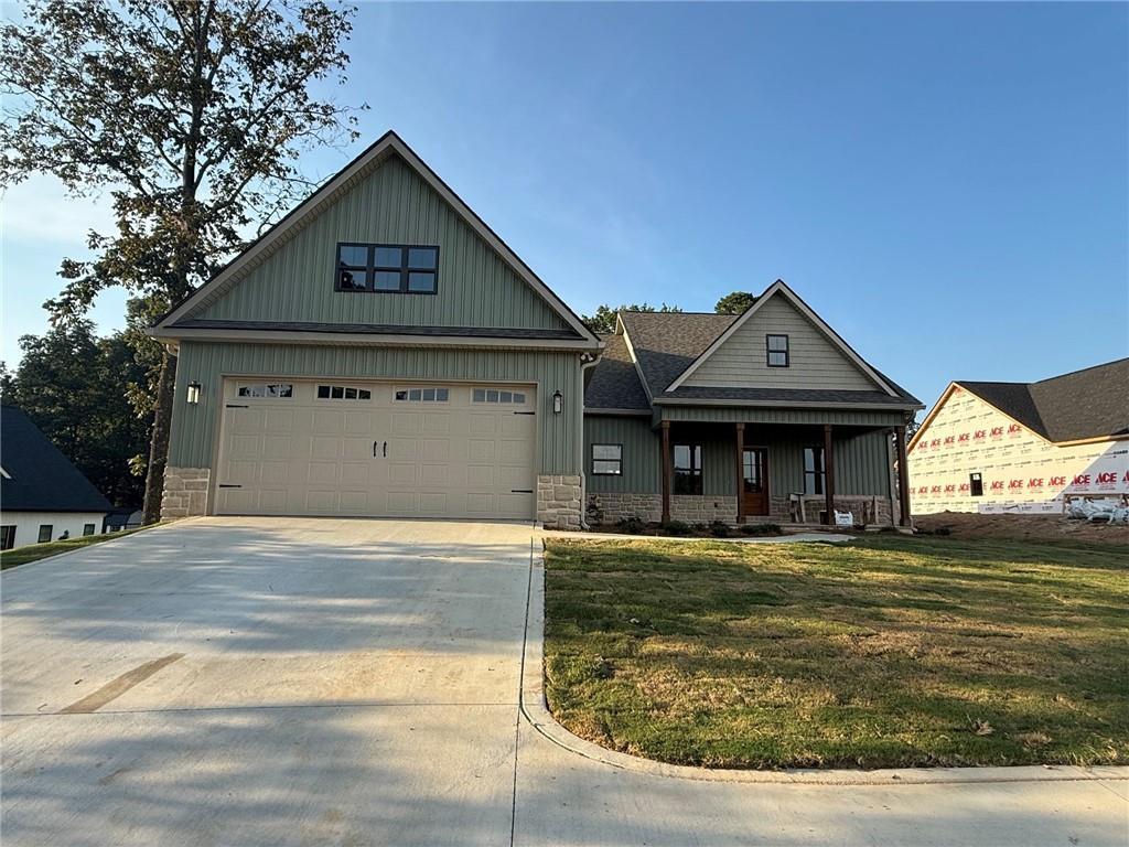 189 Oakland Dr., Calhoun, GA 30701