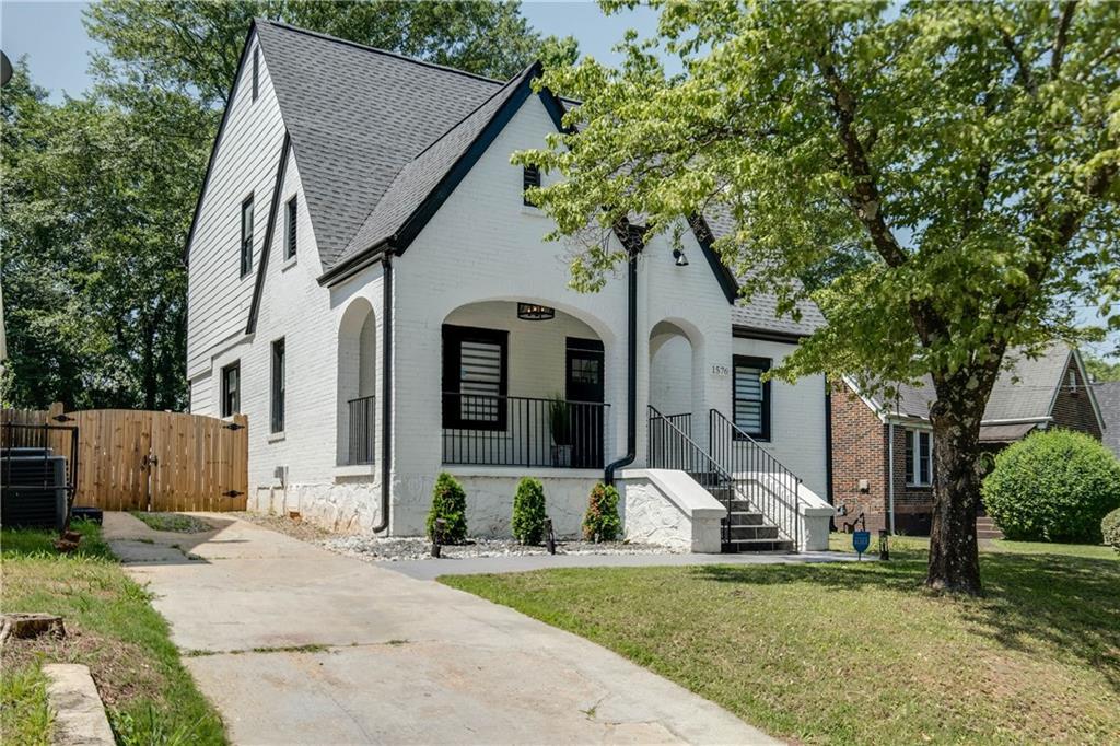 1576 Beecher St., Atlanta, GA 30310