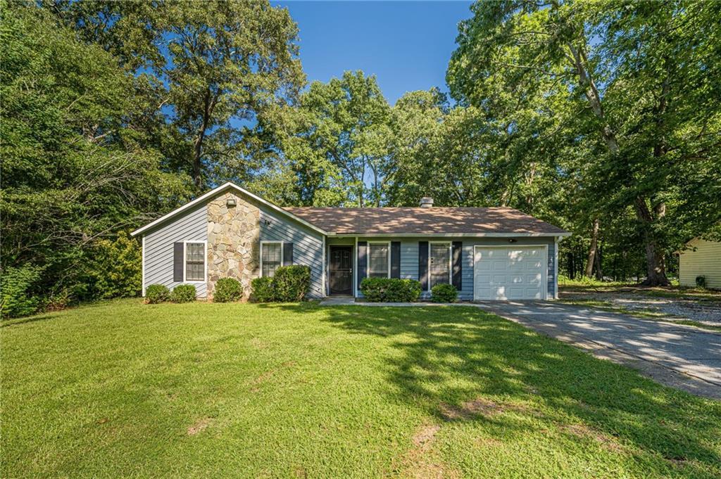5350 Greenhedge Tr., Stone Mountain, GA 30088