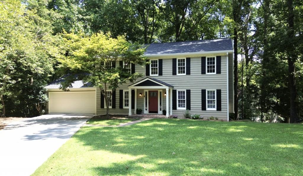 220 Tallwood Ter., Roswell, GA 30076