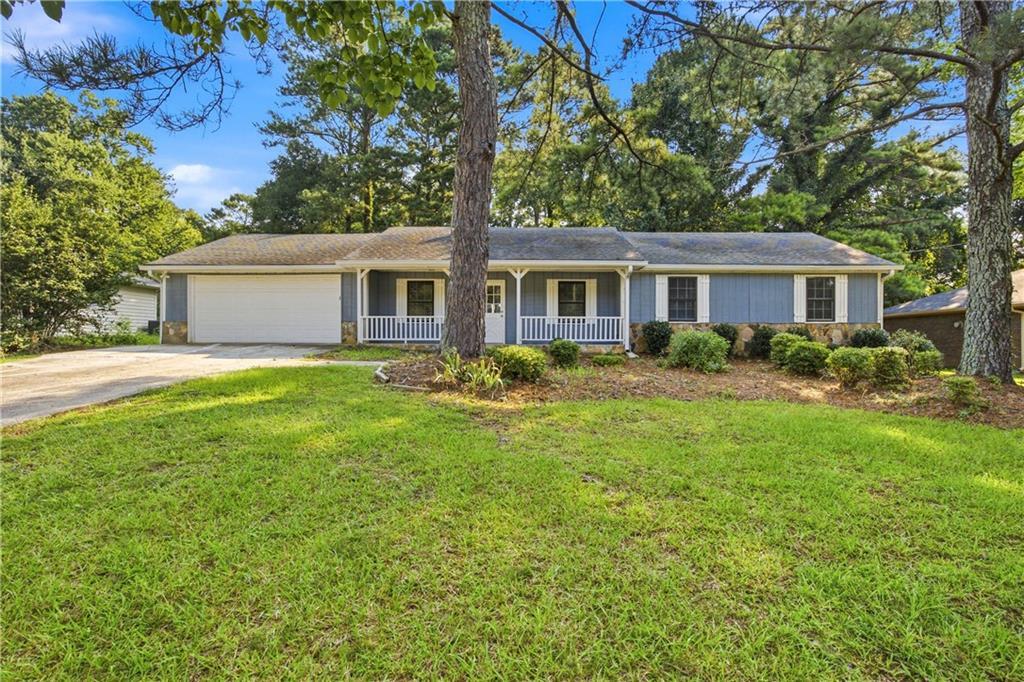 2384 Three Bars Dr., Snellville, GA 30078
