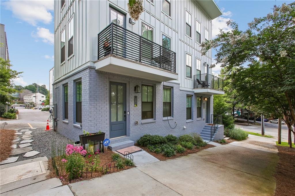 1280 Longreen Ter., Atlanta, GA 30318
