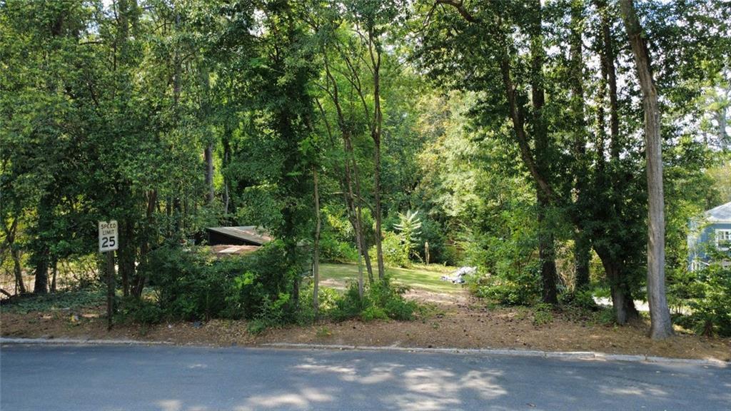 1270 Woods Cir., Brookhaven, GA 30324