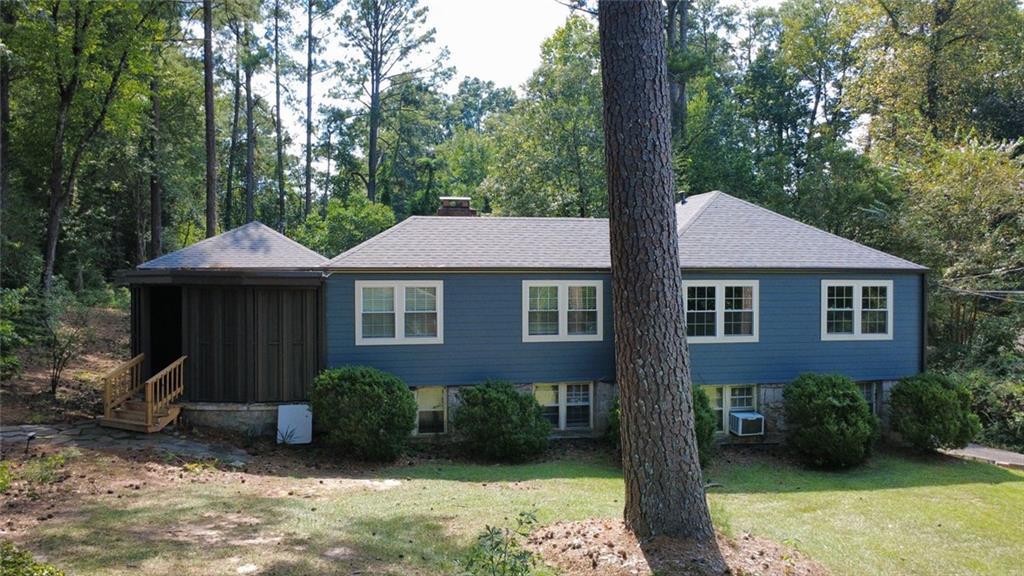 1276 Woods Cir., Brookhaven, GA 30324
