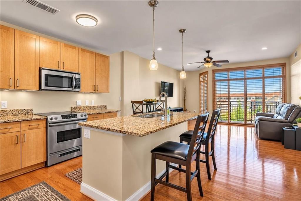 711 Cosmopolitan Dr. #403, Atlanta, GA 30324