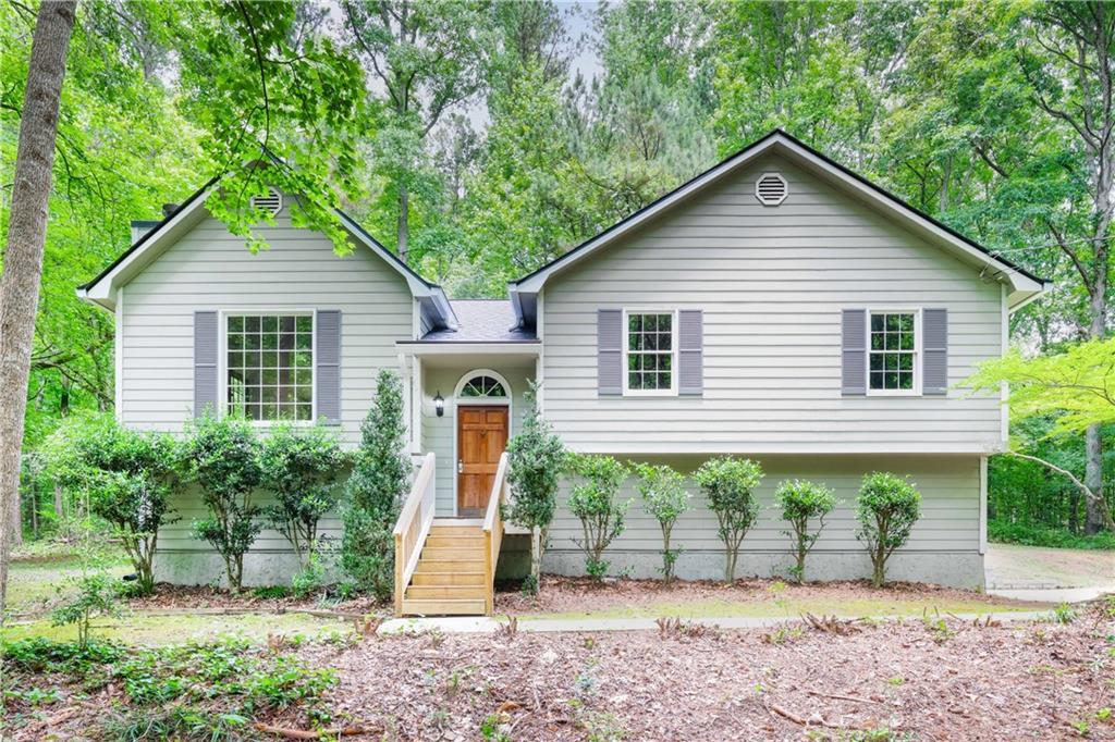 107 Shelby Ln., Hiram, GA 30141