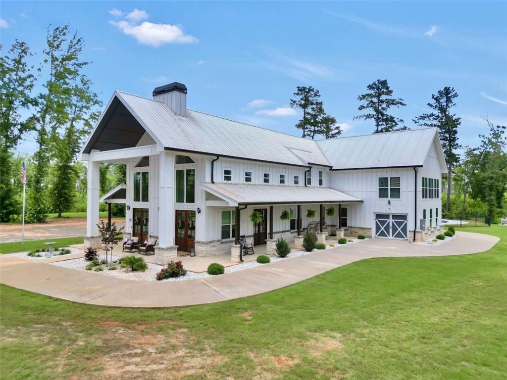 1384 Hopewell Rd., Forsyth, GA 31029
