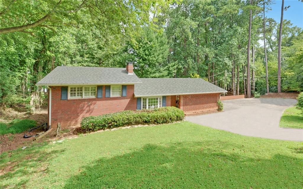 4593 T Moore Rd., Oakwood, GA 30566