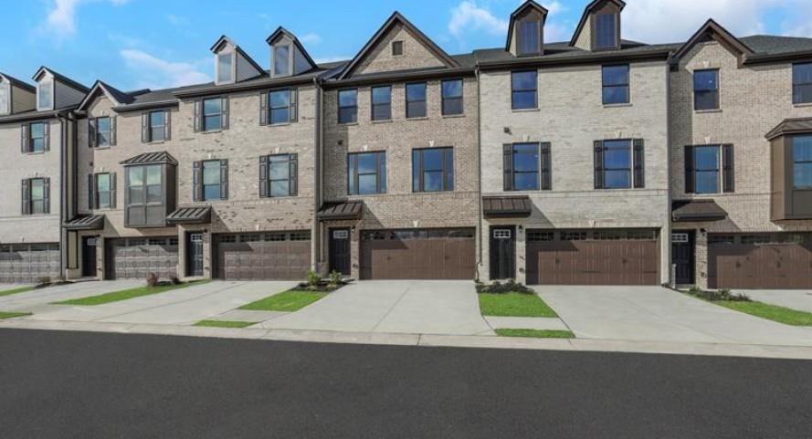 1090 Crimson Dr., Lawrenceville, GA 30046