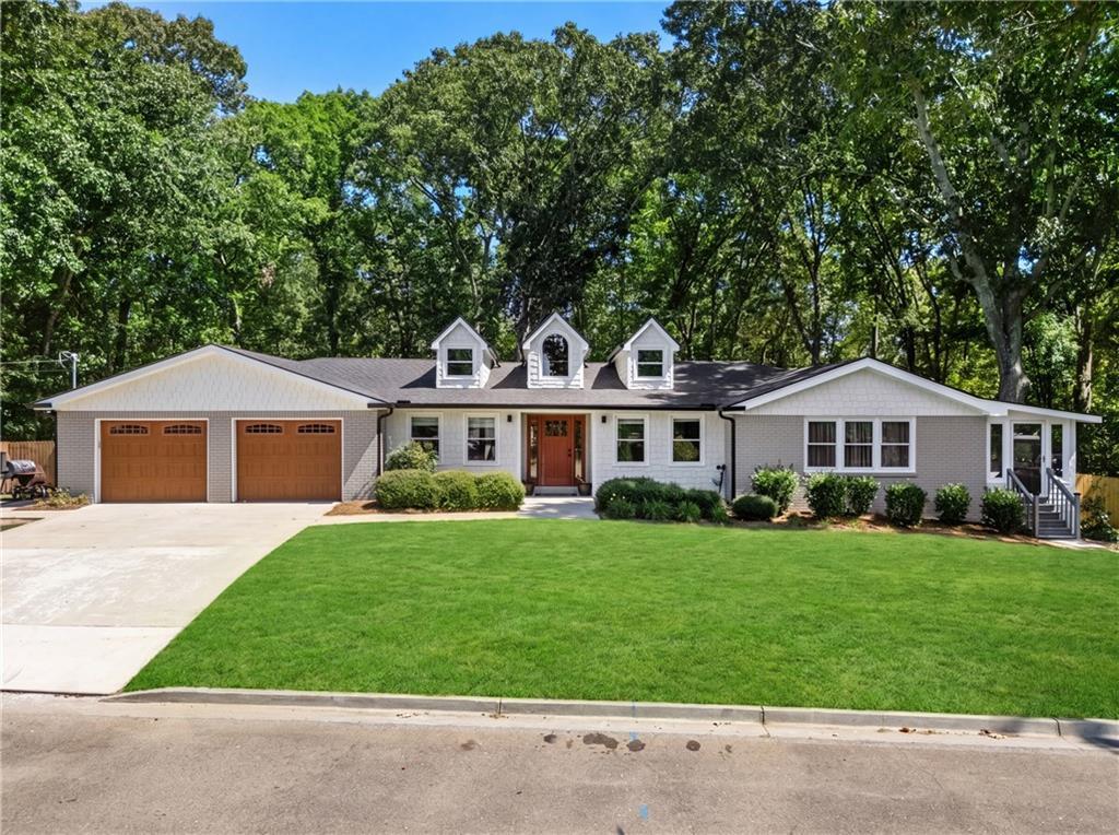 594 Hogan Pond Ln., Ball Ground, GA 30107