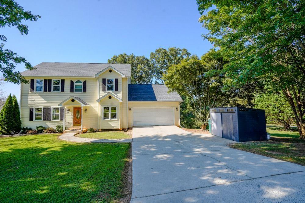 245 Foothills Dr., Murrayville, GA 30564