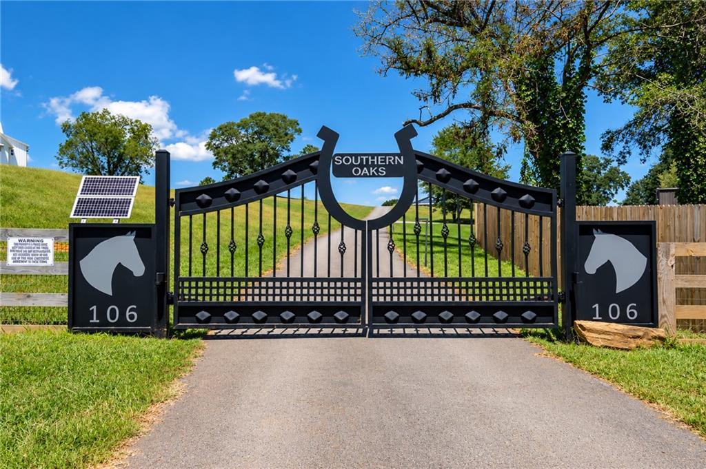 16 Peek Dr., Carrollton, GA 30116