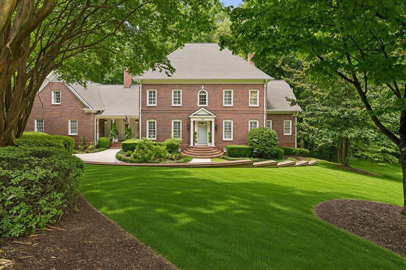 553 Bryn Mawr Ln., Atlanta, GA 30327