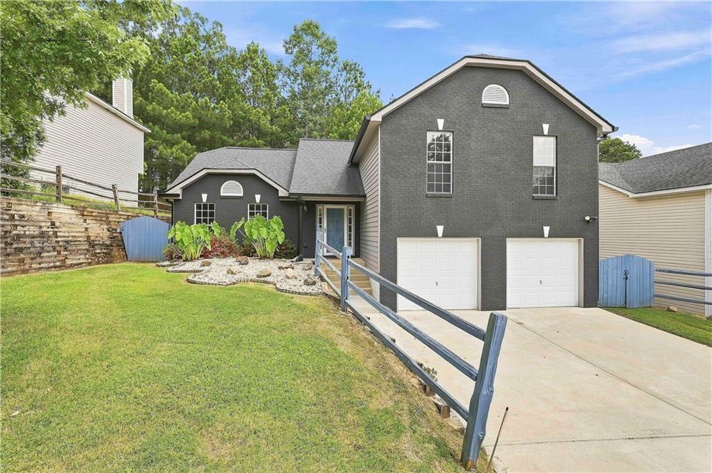 2455 Tolliver Dr., Ellenwood, GA 30294