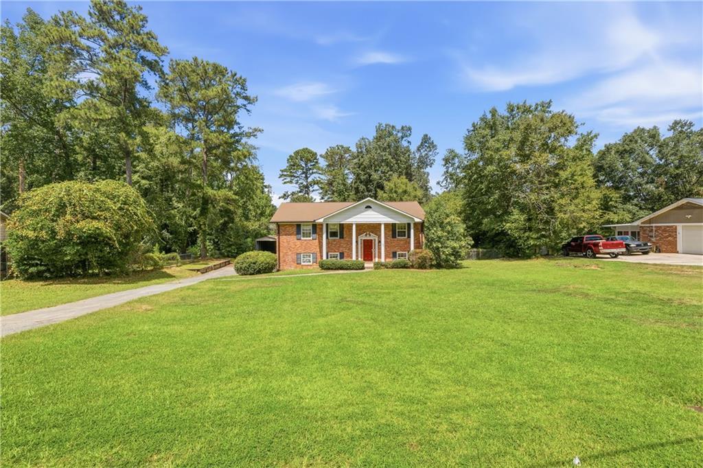 1920 Long Ridge Dr., Macon, GA 31211
