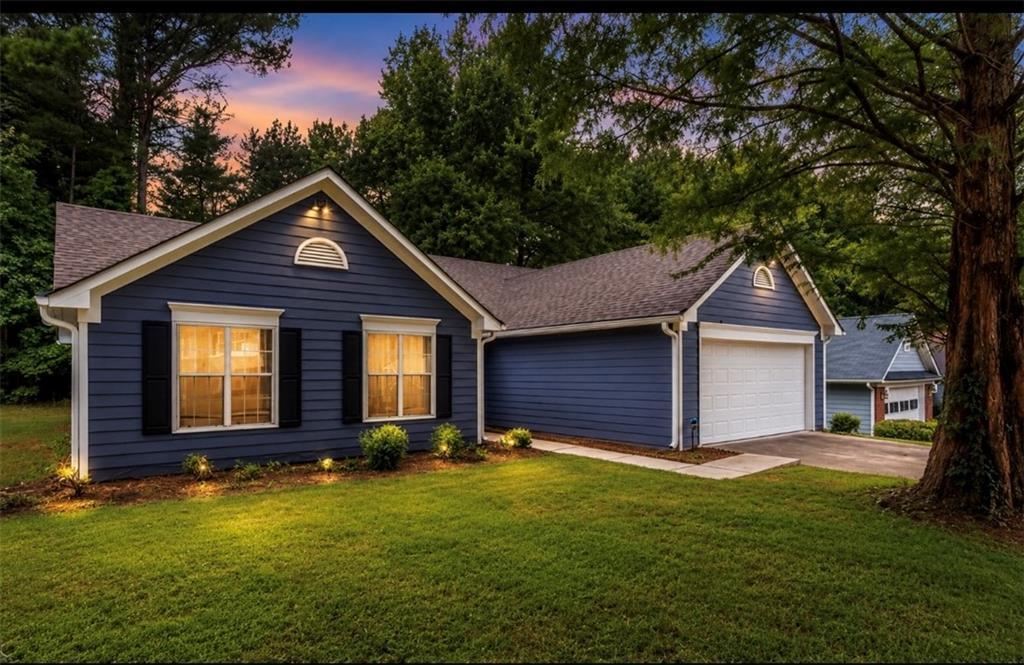 956 Forest Path, Stone Mountain, GA 30088