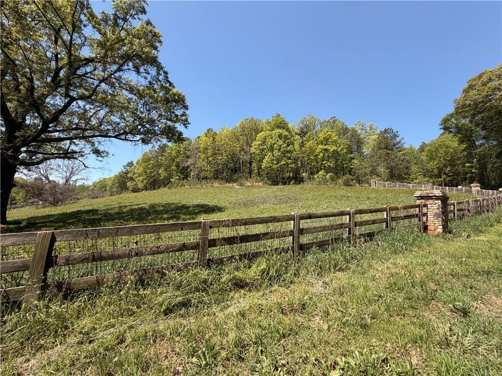 90 Tower Dr., Cartersville, GA 30120