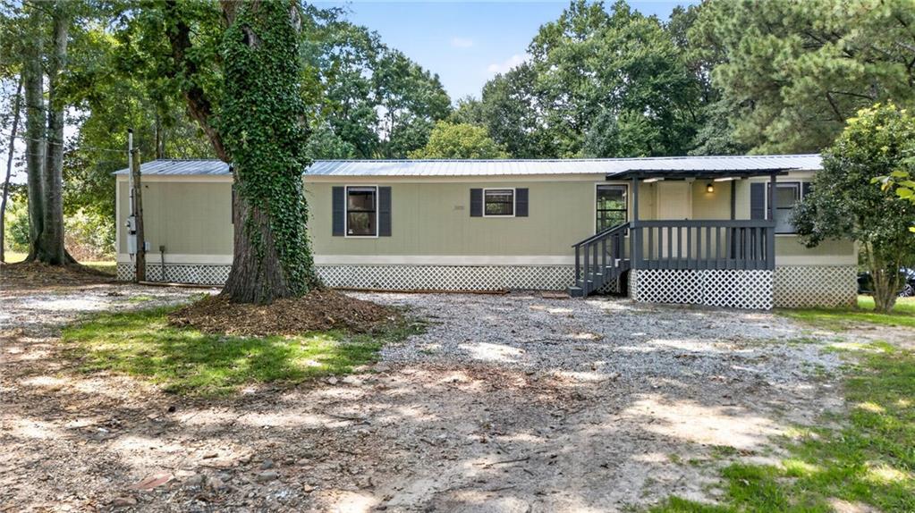195 Hale Rd., Maysville, GA 30558