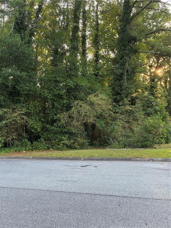 468 S Susan Creek Dr., Stone Mountain, GA 30083