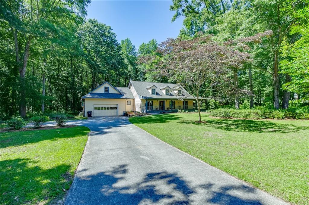 2720 Bay Ridge Dr., Loganville, GA 30052