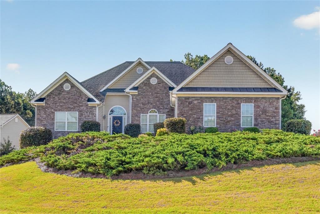 1129 Woodmere Dr., Loganville, GA 30052