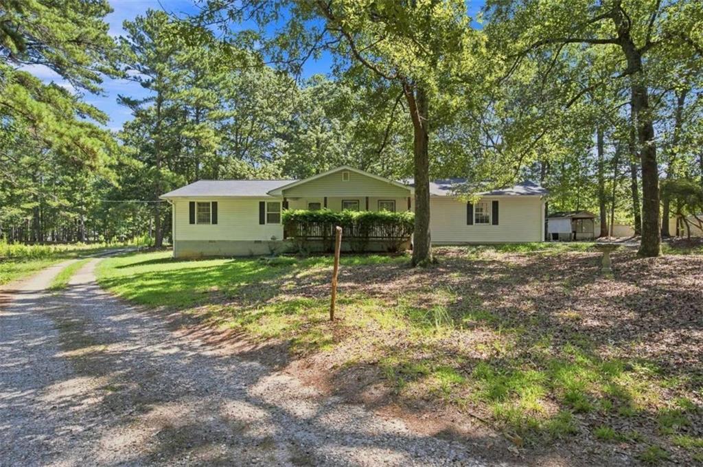 556 Auburn Rd., Auburn, GA 30011