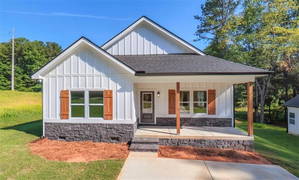 1118 Whispering Hills Dr., Bremen, GA 30110