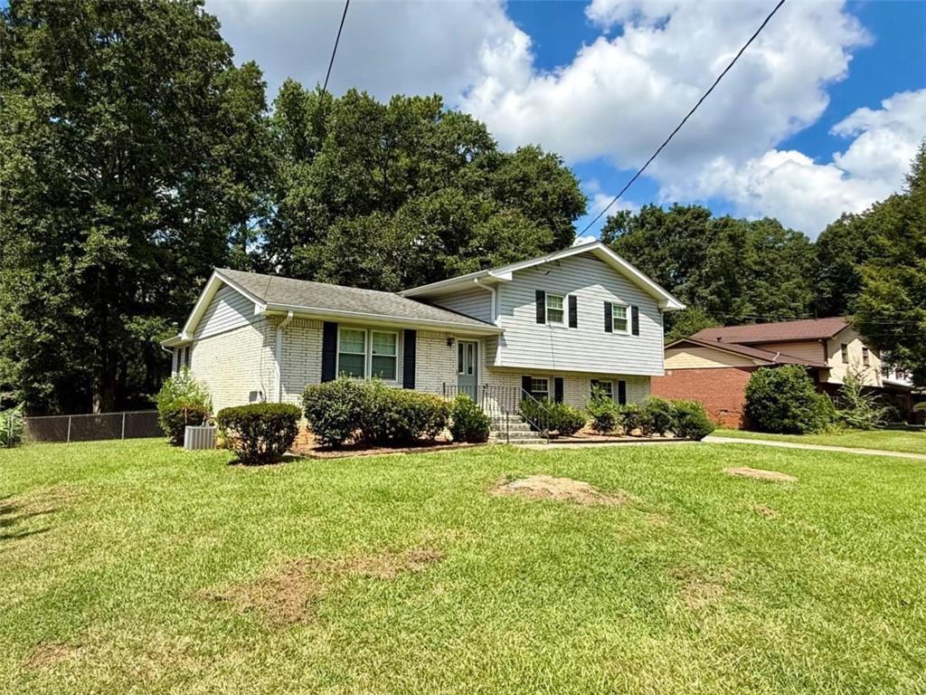 6641 Londonderry Dr., Morrow, GA 30260