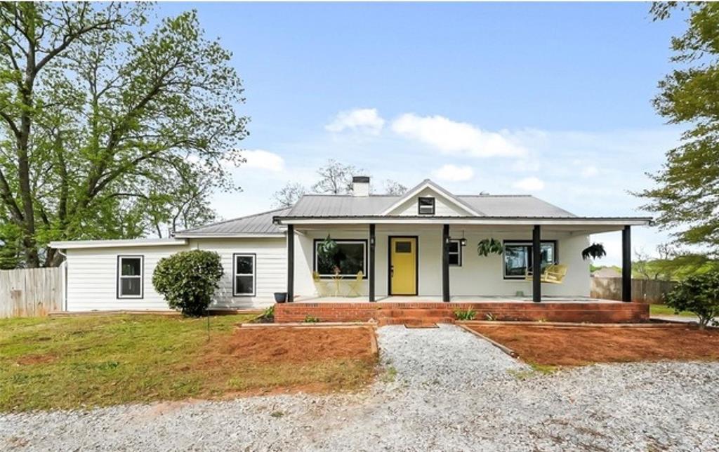 1015 Sid Hunter Rd., Senoia, GA 30276